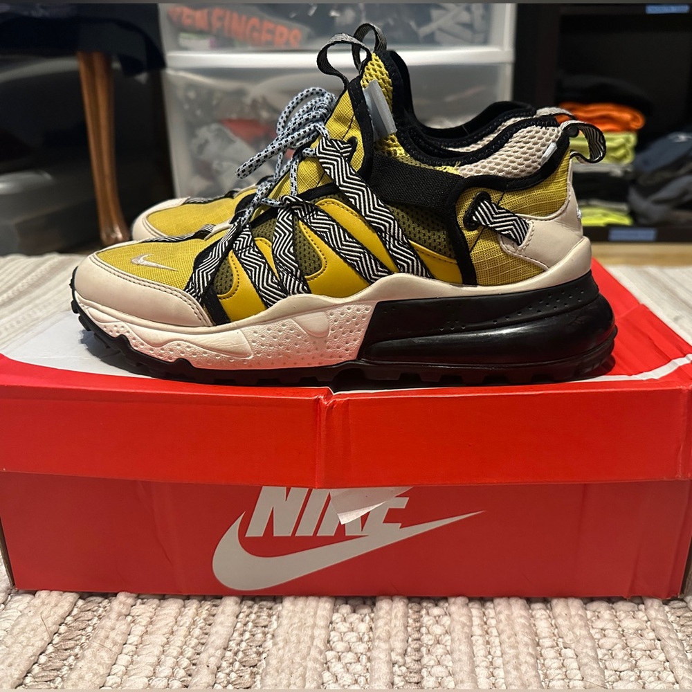 NIKE AIR MAX 270 BOWFIN YELLOW RUNNING SHOES SIZE 8.5